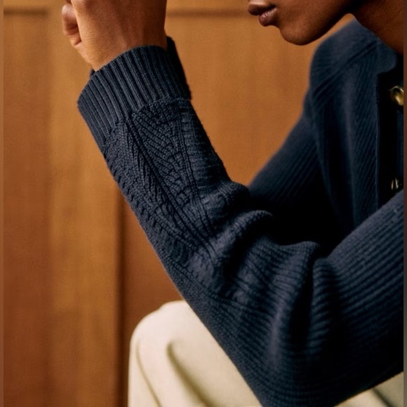 Sezane Isaure Cardigan! Worn once! Navy size M! - Picture 2 of 3